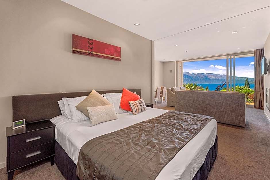 Photo 1 of 13 of 2 Bedroom Apartment, Lake View