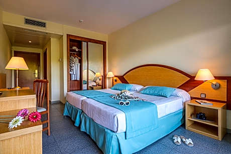 Triple Room (2 Adults + 1 Child)