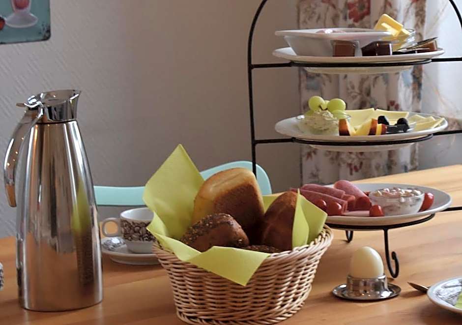 Hotel Sonnenschein - Spielerei im Sonnenschein