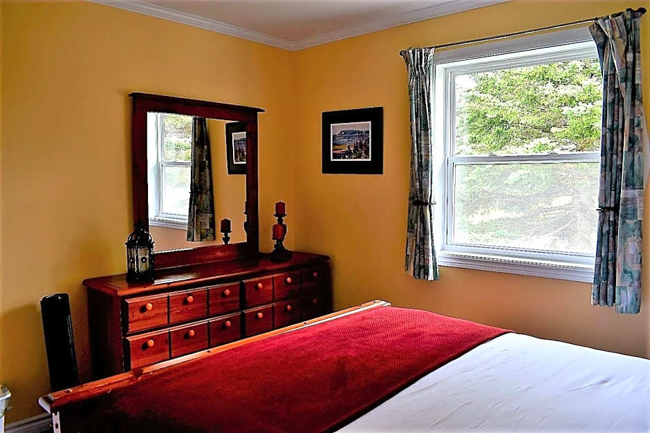 Seascape Coastal Retreat - 2 ADULTS ONLY - HOT TUB AND WITHOUT HOT TUB OCEANFRONT PROPERTY