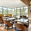 Cambria Hotel Charleston Riverview