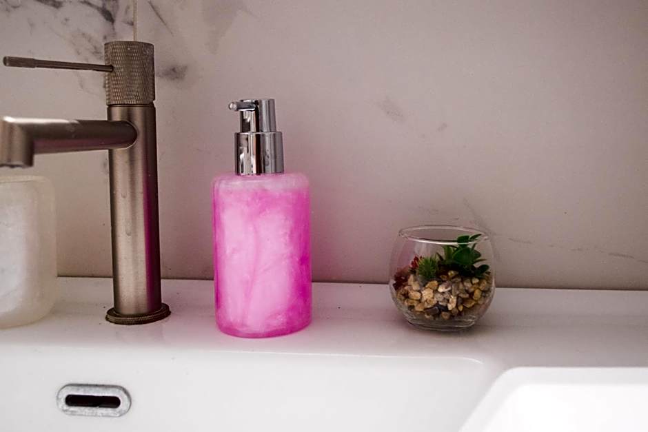 In the Heart of Athens,Walk to Everything! SotElen