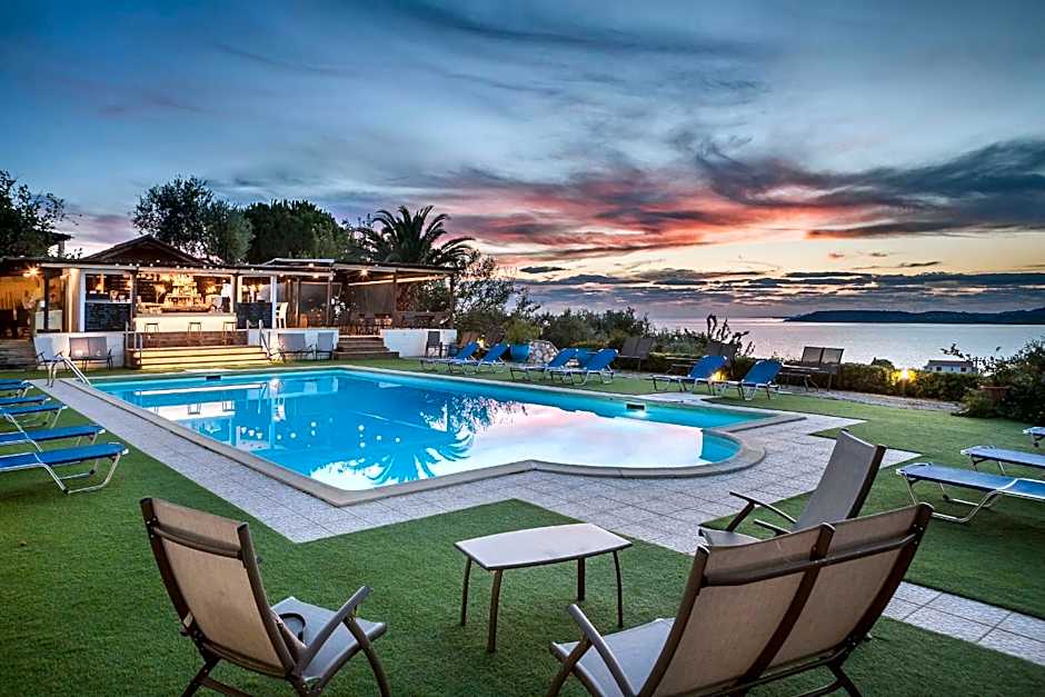 Metaxatos Apartments