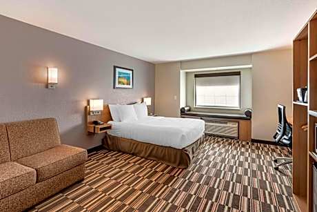 Queen Suite with Sofa Bed - Communication Assistance