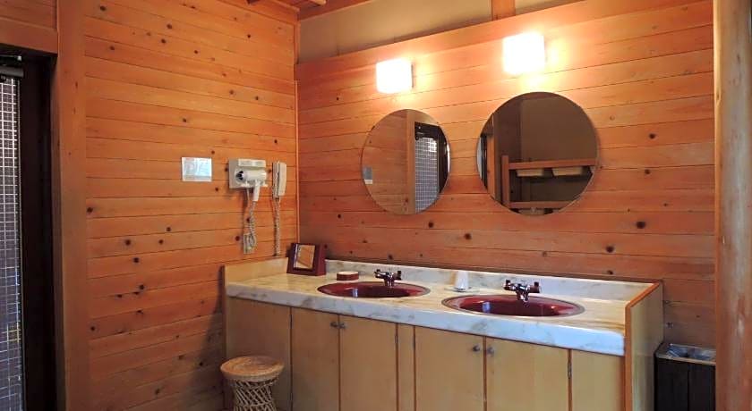 Yudanaka Onsen Shimaya