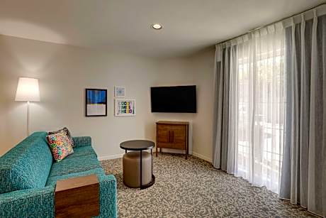 Two-Bedroom Queen Suite with Roll-In Shower - Mobility/Hearing Accessible