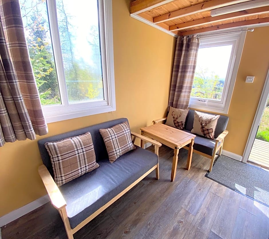 Blair Tiny House with Private Hot Tub - Fife - Loch Leven - Lomond Hills