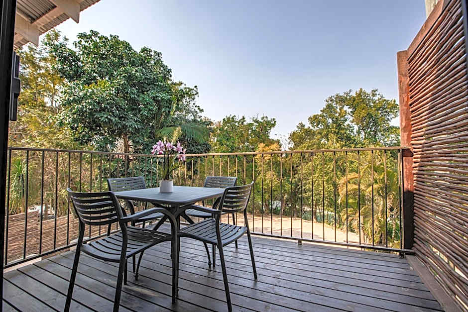 Bushbaby Valley Lodge