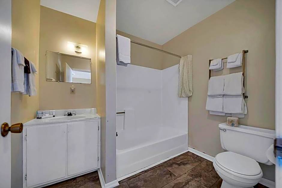 Badlands Hotel & Campground