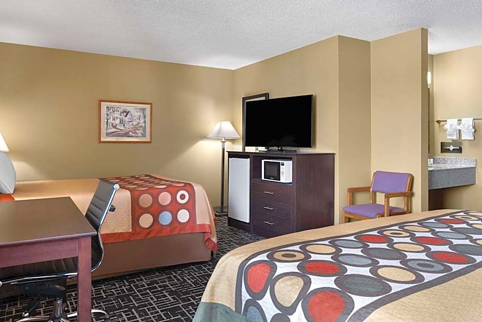 Super 8 by Wyndham Dyersville