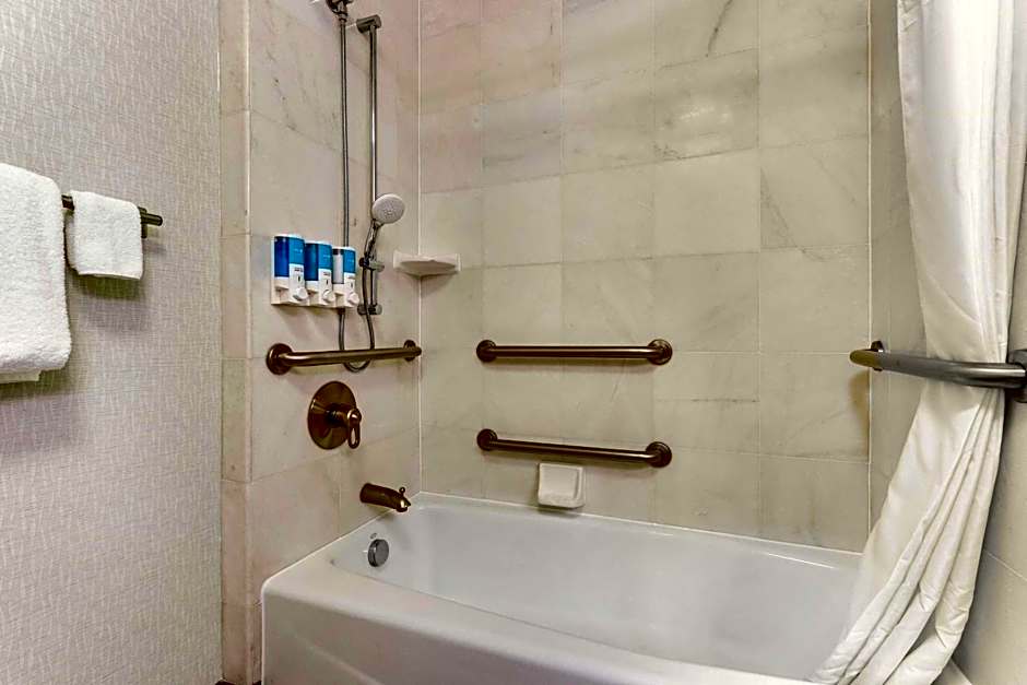 Drury Inn & Suites Sikeston