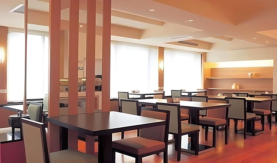 Royal Inn Taipei Nanxi - MRT Zhongshan Station