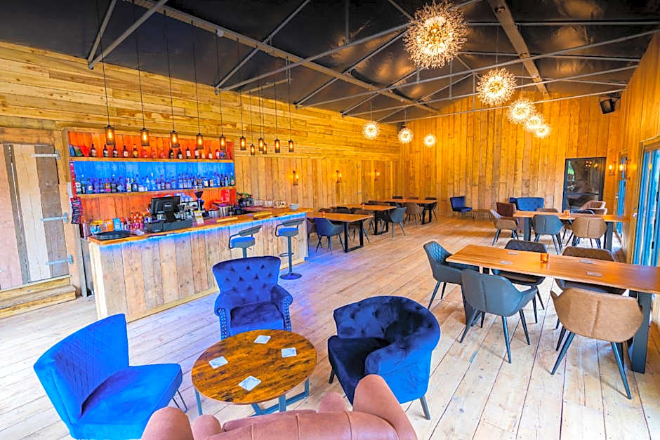 Wall Eden Farm - Luxury Log Cabins and Glamping