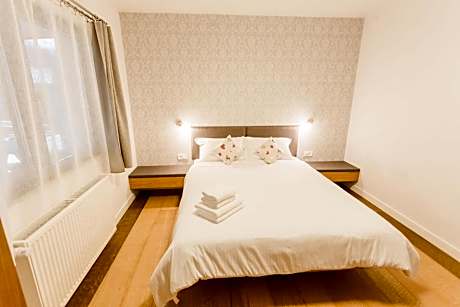 Apartment with Garden View