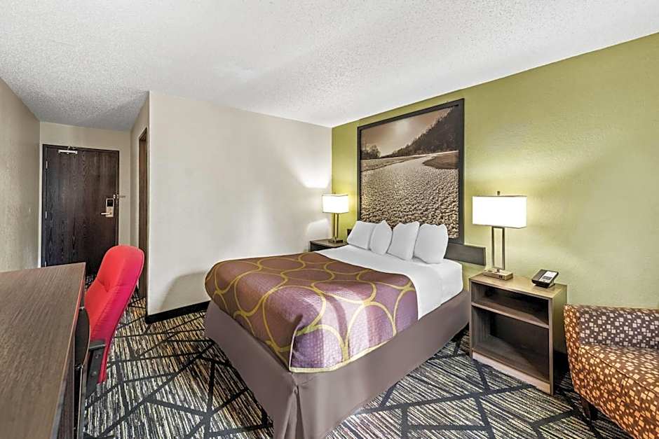 Super 8 by Wyndham Independence Kansas City