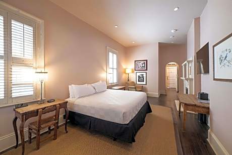 Classic Queen Room