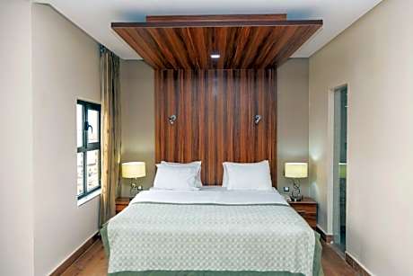 Presidential King Suite with One Queen Bed - Non-Smoking
