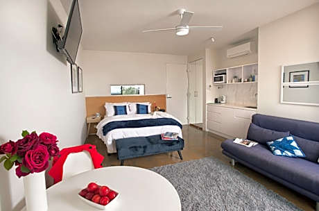 Deluxe King Suite