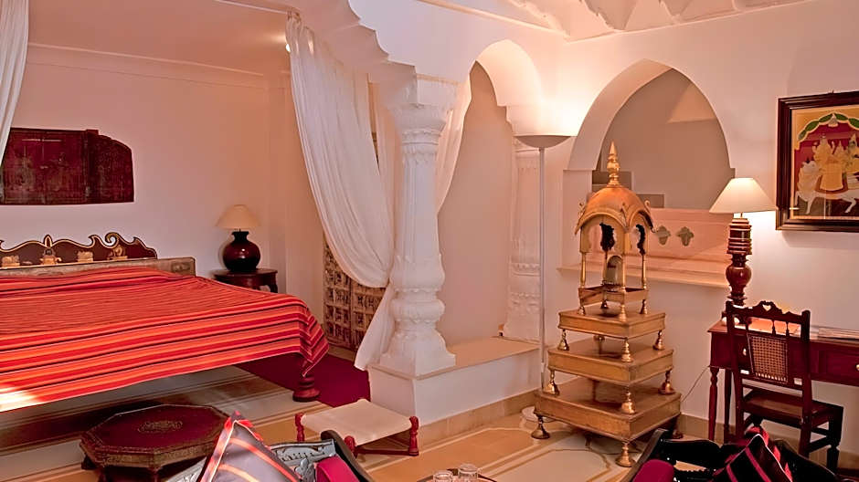 Neemrana Fort-Palace