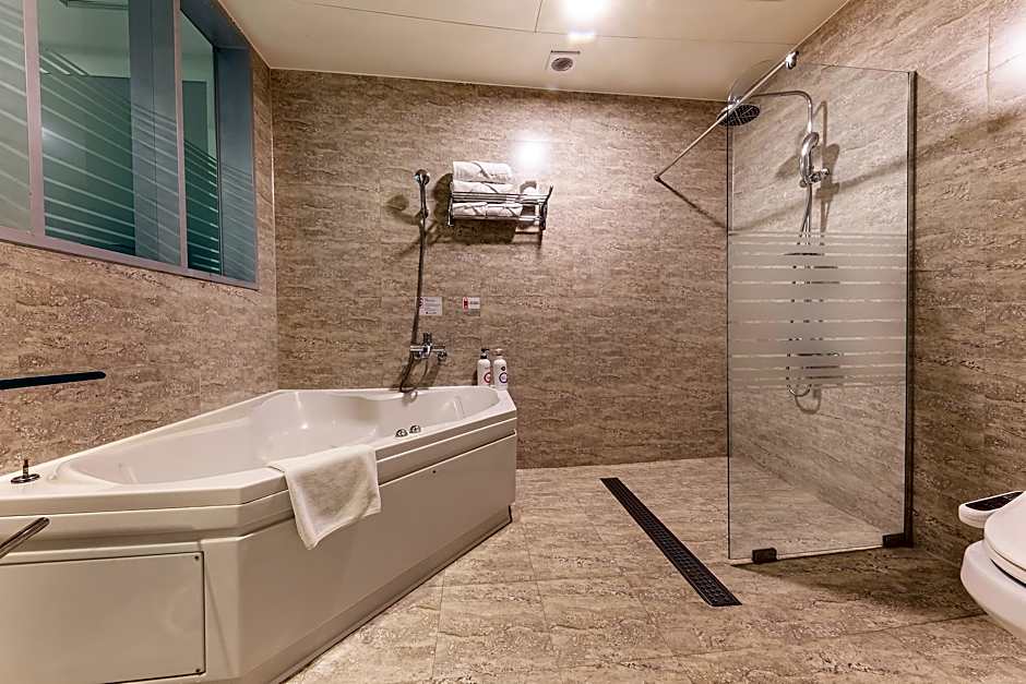 Metro Tourist Hotel Cheonan