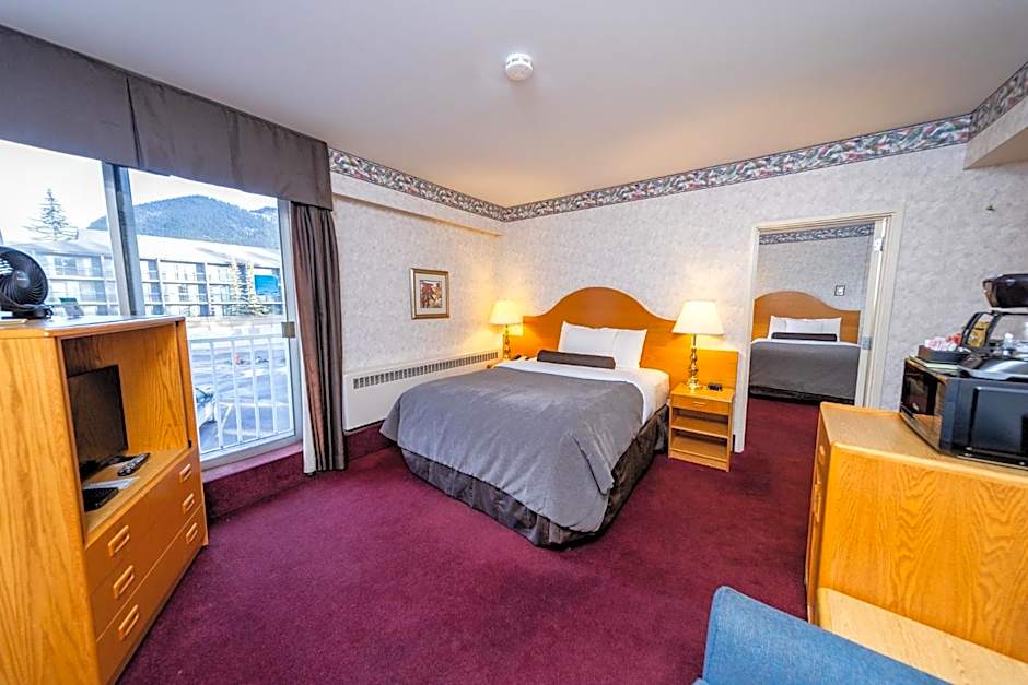 Photo 1 of 5 of Family Suite