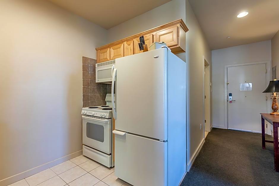 Ebb Tide Suites