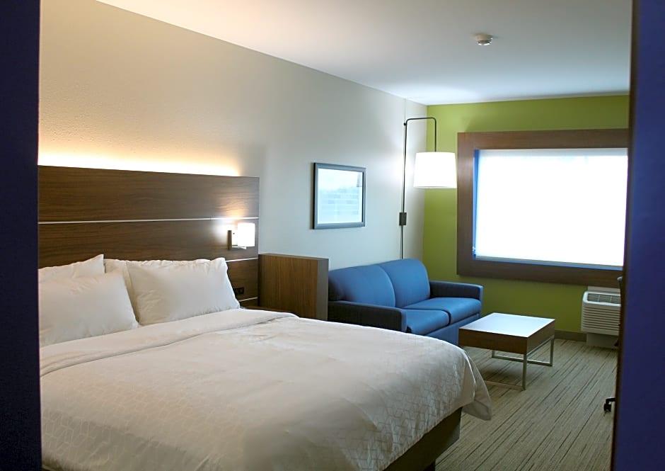Holiday Inn Express & Suites Latta, an IHG Hotel