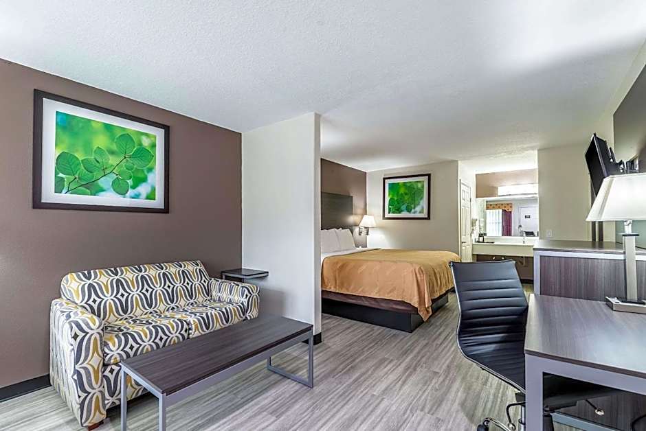 Quality Inn & Suites Canton