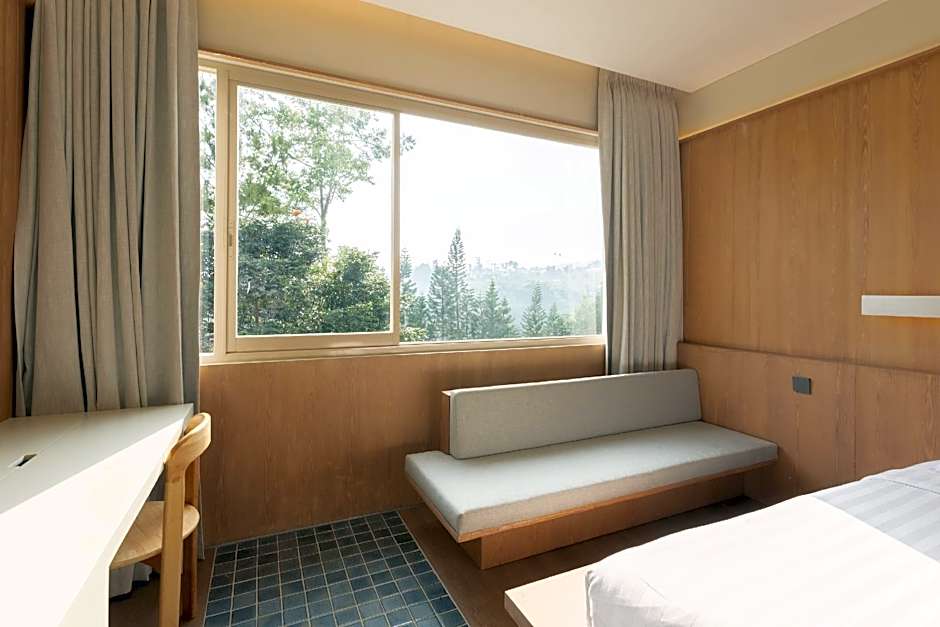 The House Tour Uphill