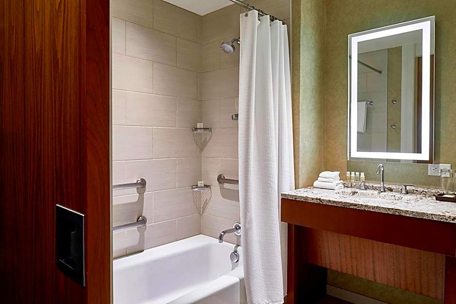 Renaissance by Marriott Atlanta Midtown Hotel