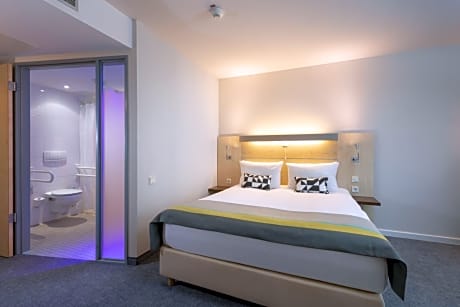 Standard Queen Room - Disability Access