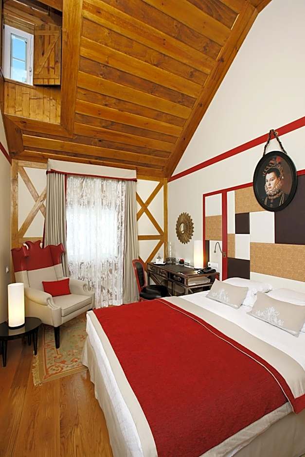 Solar do Castelo - Lisbon Heritage Collection