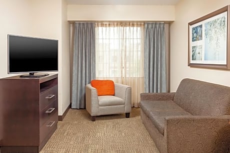 Two-Bedroom Suite with One King and Two Queen Beds