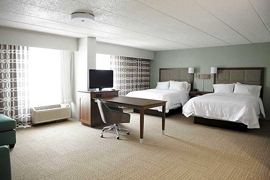 DoubleTree By Hilton Hotel Dulles Airport-Sterling