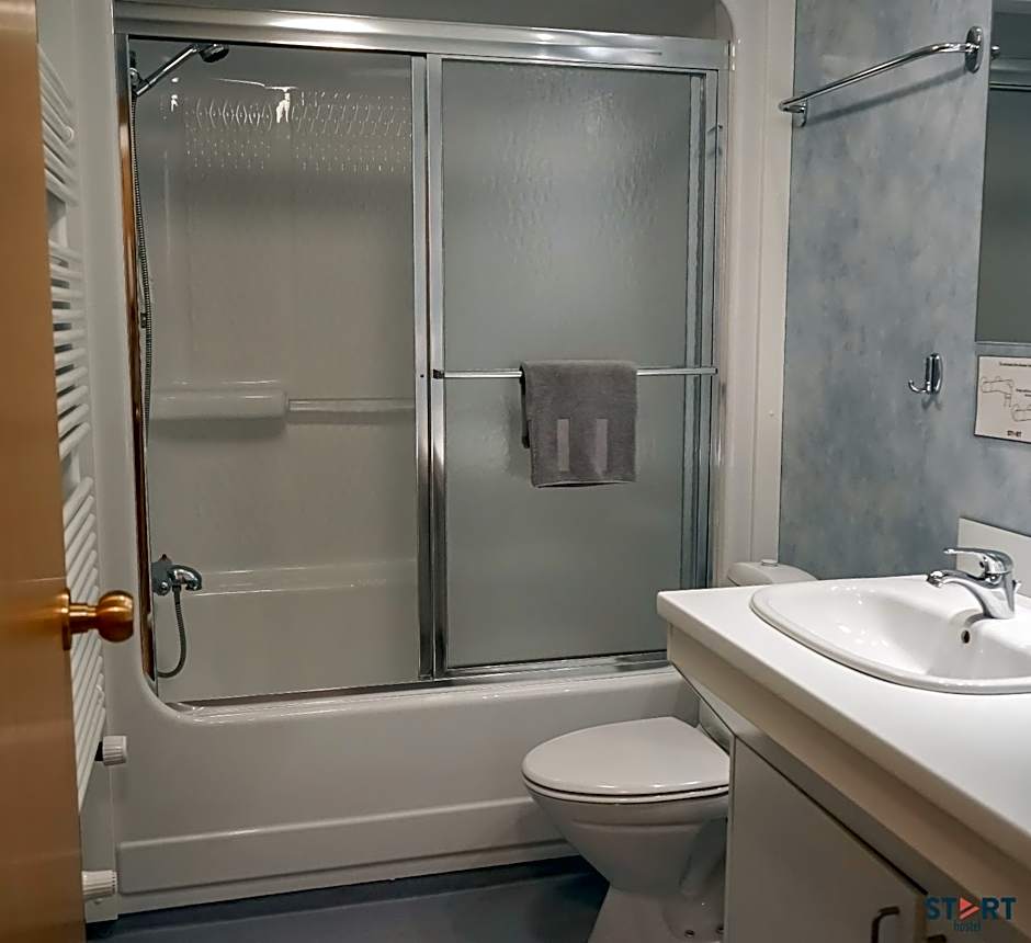 Start Keflavík Airport