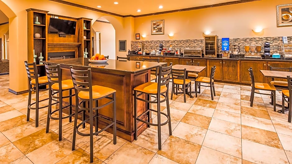 Best Western Red River Inn & Suites