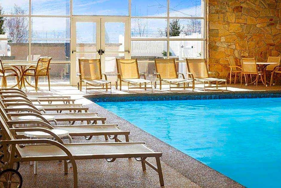 Wyndham Providence Airport