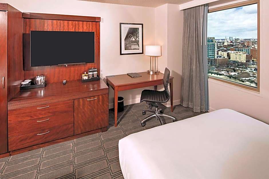 Hilton Philadelphia at Penn’s Landing