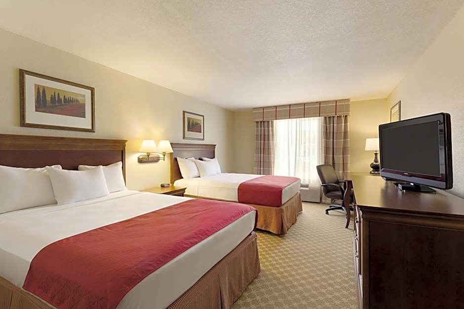 Country Inn & Suites by Radisson, Nevada, MO
