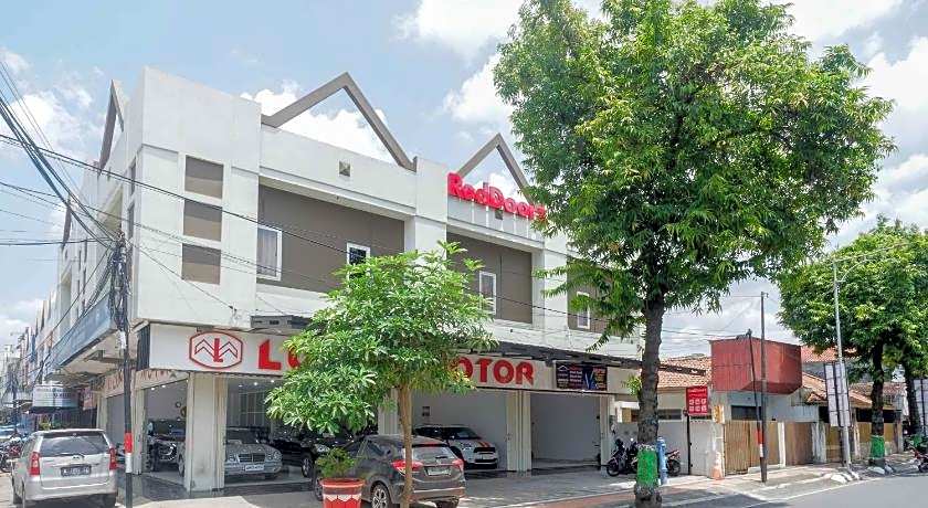 RedDoorz near Simpang Tujuh Kudus