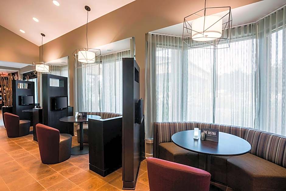Courtyard by Marriott Chicago O'Hare
