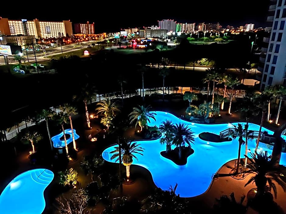 1815 A Slice of Heaven Destin - Pool & Ocean View