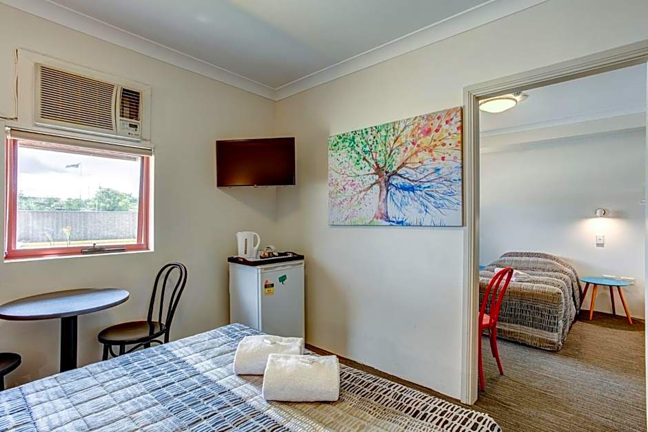 Arena Hotel (formerly Sleep Express Motel)