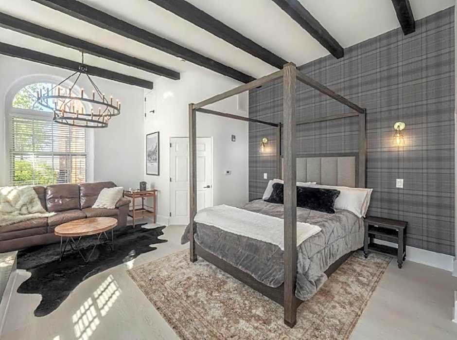 The Front Street Inn