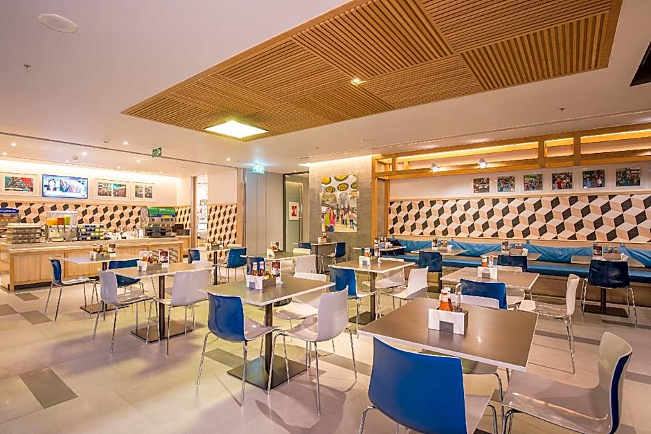 Holiday Inn Express Bangkok Sathorn By IHG