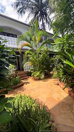 Siri Beach Lodge