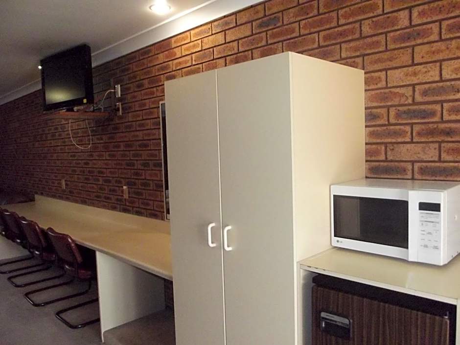 Cobar Town & Country Motor Inn