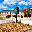 Quality Inn & Suites Kenedy - Karnes City
