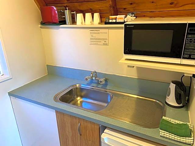 Mountain Chalets Motel