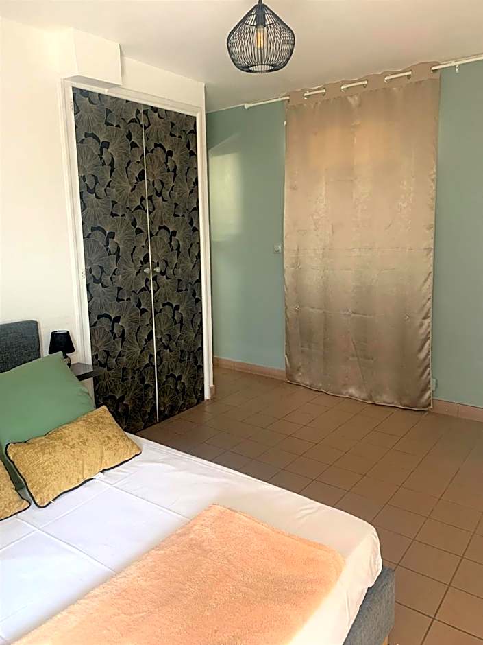 2 - LE VACOA - CHAMBRE 2 - Rdc G